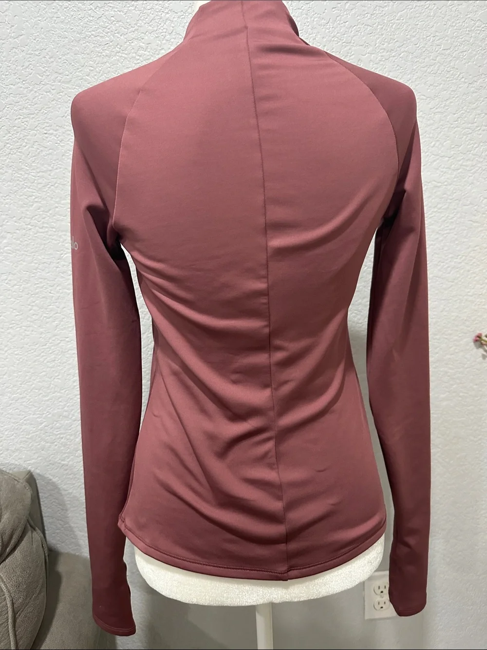 ALO Yoga Long Sleeve Zip Mock Neck Top - Dusty Rose